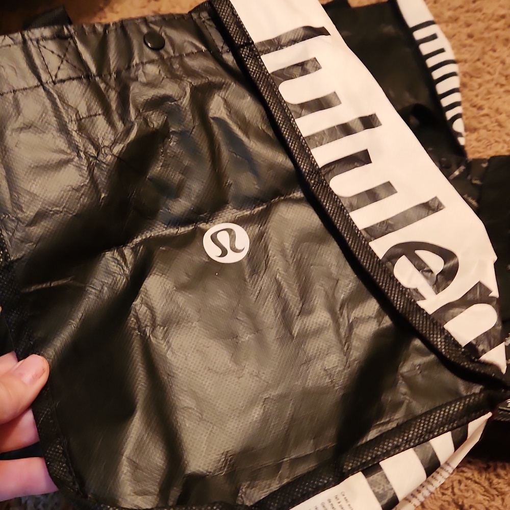 lululemon athletica LOT OF 11 Bags - Picture 8 of 10